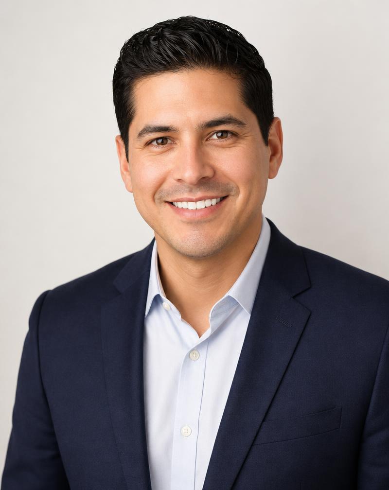 Portrait of Javi, founder of Civitas.
